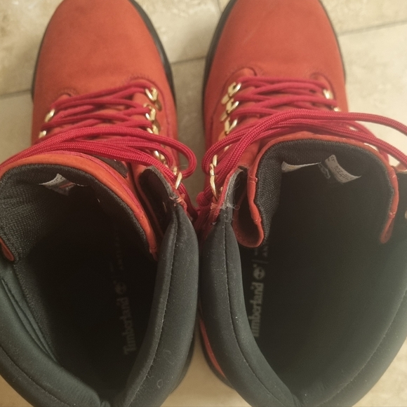Timberland Red Suede Men's Lace-Up Boots with Gold Hardware - Picture 6 of 8